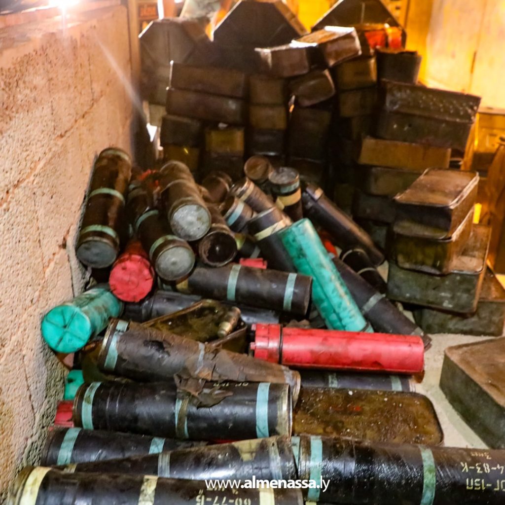 Extra1111 29 القوات البرية تنفذ حملة مداهمات ناجحة بضبط أسلحة وذخائر في وادي الشاطئ