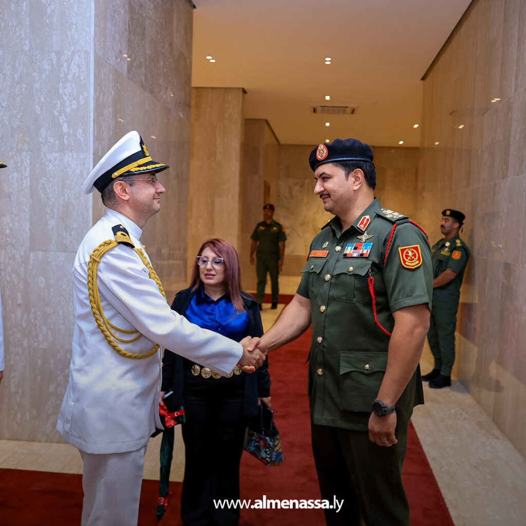 Extra11111 31 نائب القائد العام للقوات المسلحة يبحث التعاون البحري مع الوفد التركي في بنغازي