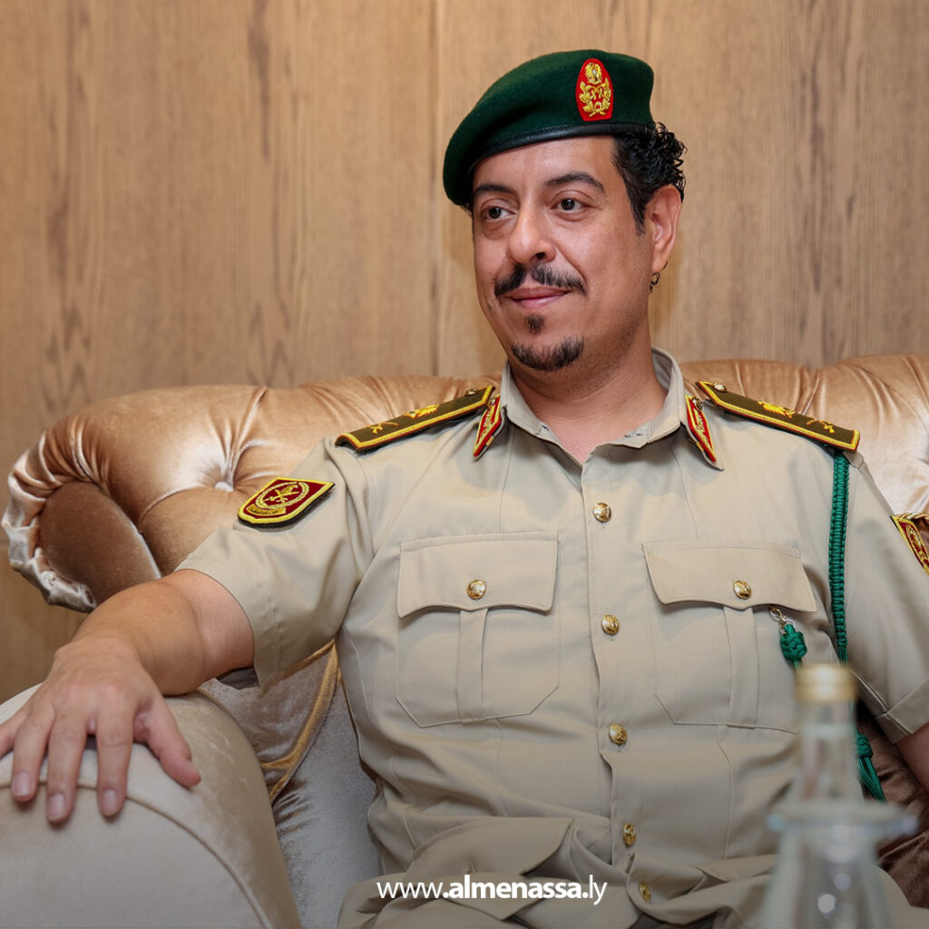 Extra11111 33 القائد العام يبحث مع المبعوث الفرنسي التطورات السياسية والعلاقات الثنائية