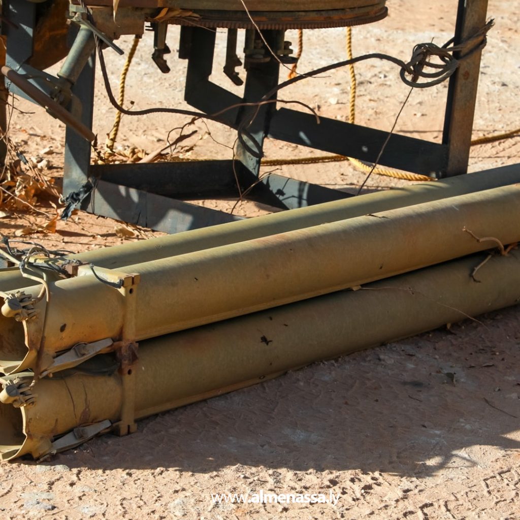 Extra111111 19 القوات البرية تنفذ حملة مداهمات ناجحة بضبط أسلحة وذخائر في وادي الشاطئ