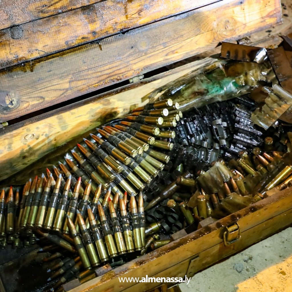 Extra11111111 8 القوات البرية تنفذ حملة مداهمات ناجحة بضبط أسلحة وذخائر في وادي الشاطئ