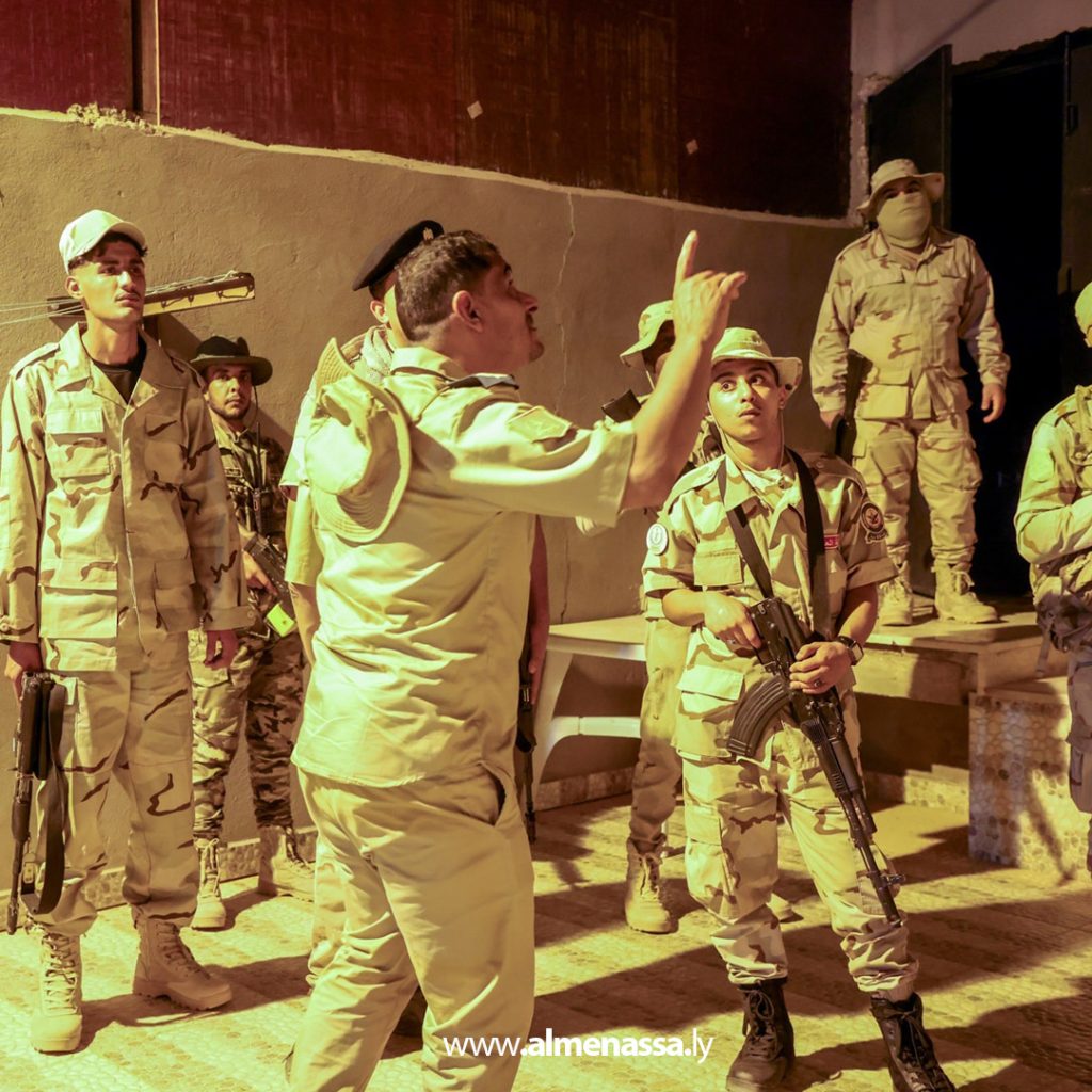 Extra111111111 3 القوات البرية تنفذ حملة مداهمات ناجحة بضبط أسلحة وذخائر في وادي الشاطئ