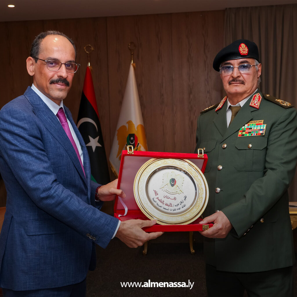 Extra11111111111 3 القائد العام يستقبل رئيس المخابرات التركي لبحث التعاون والعلاقات الثنائية