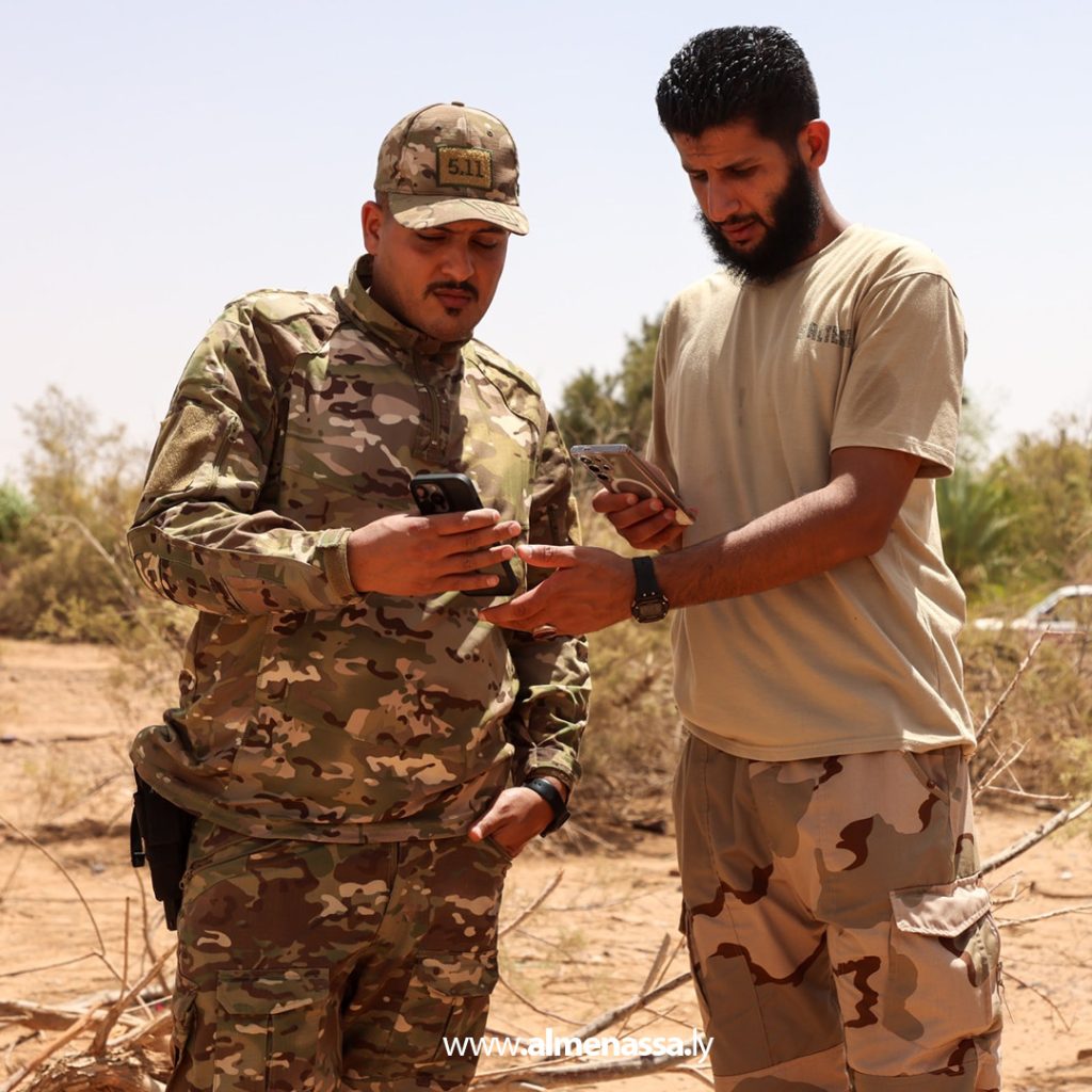 Extra1111111111111 القوات البرية تنفذ حملة مداهمات ناجحة بضبط أسلحة وذخائر في وادي الشاطئ