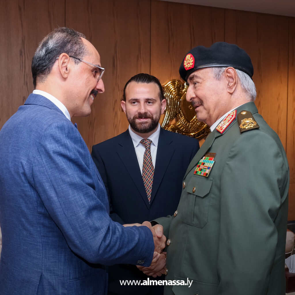 Extra1111111111111 2 القائد العام يستقبل رئيس المخابرات التركي لبحث التعاون والعلاقات الثنائية