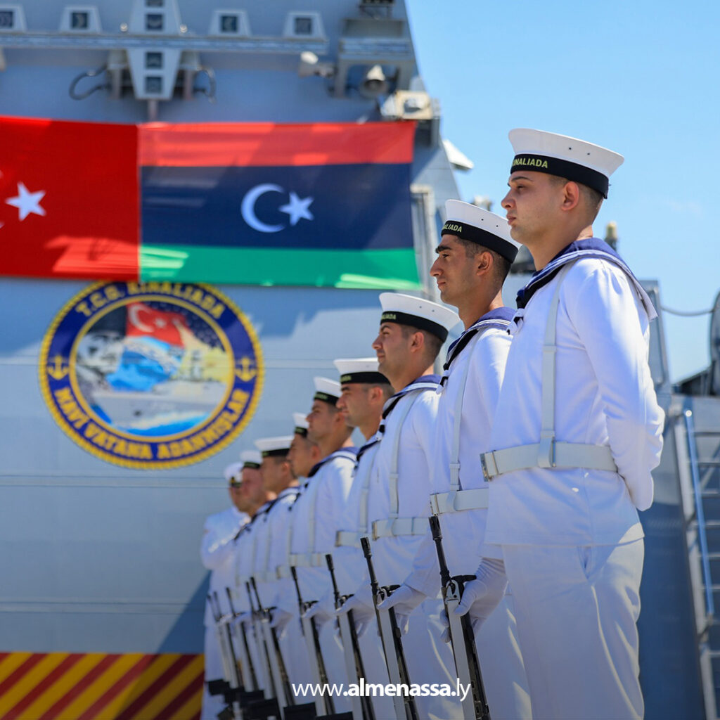 Extra1111111111111111111 نائب القائد العام للقوات المسلحة يبحث التعاون البحري مع الوفد التركي في بنغازي