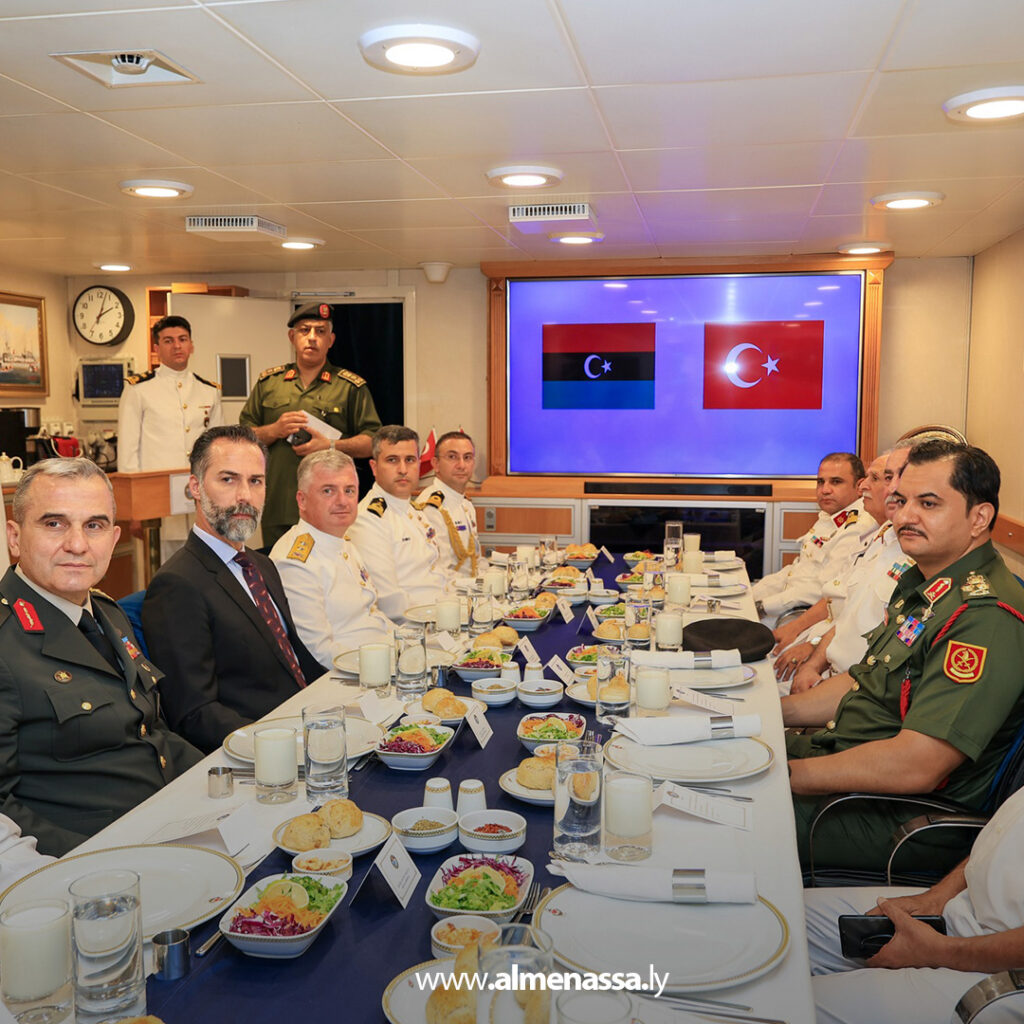 Extra111111111111111111111111111 نائب القائد العام للقوات المسلحة يبحث التعاون البحري مع الوفد التركي في بنغازي