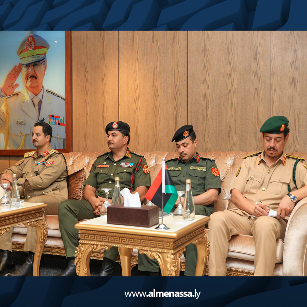 Extra2 54 القائد العام ورئيس المخابرات المصرية يناقشان التعاون في المجالات الأمنية المشتركة