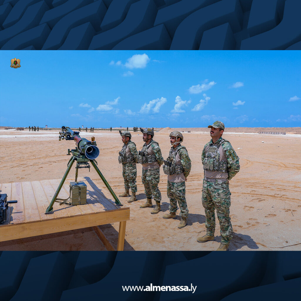 Extra25 القائد العام للقوات المسلحة يزور مدينة المشير العسكرية ويتابع التدريبات الميدانية