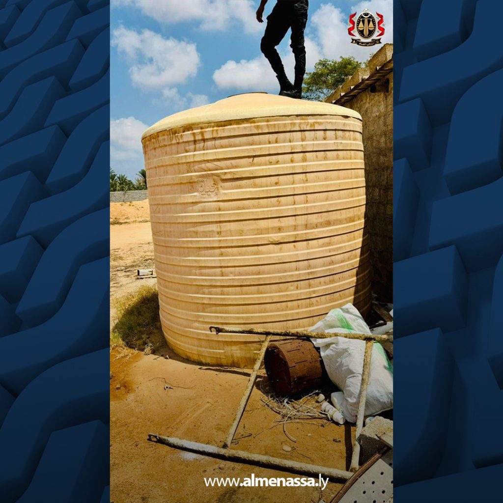 Extra3 34 القبض على مشتبهين وضبط 20 ألف لتر ديزل في زليتن