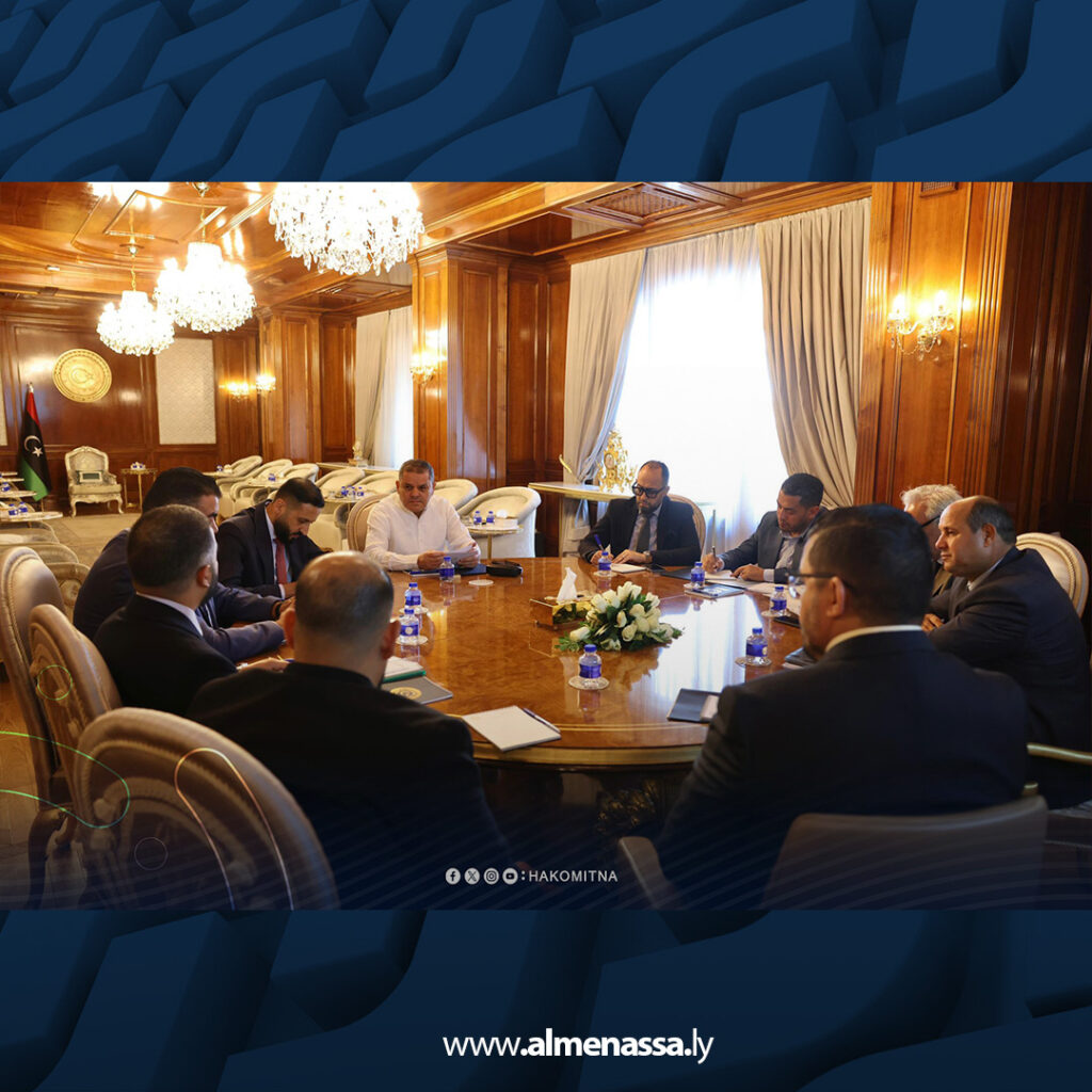 Extra3 51 الدبيبة يترأس اجتماعا حول تطوير السجل التجاري وجذب الاستثمارات