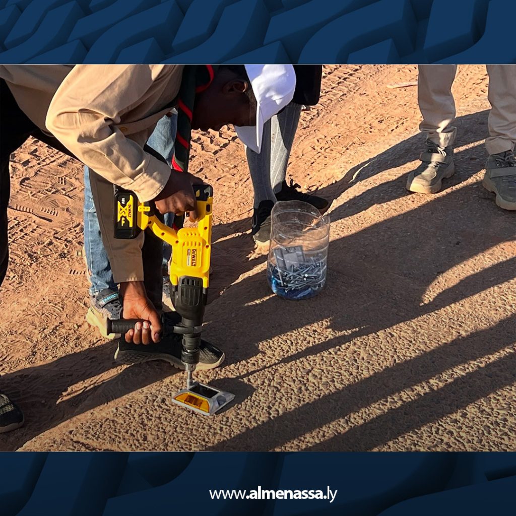 extra Recovered3 2 كشاف الكفرة يطلق حملة لتركيب عواكس ليلية بالطاقة الشمسية لتعزيز السلامة المرورية