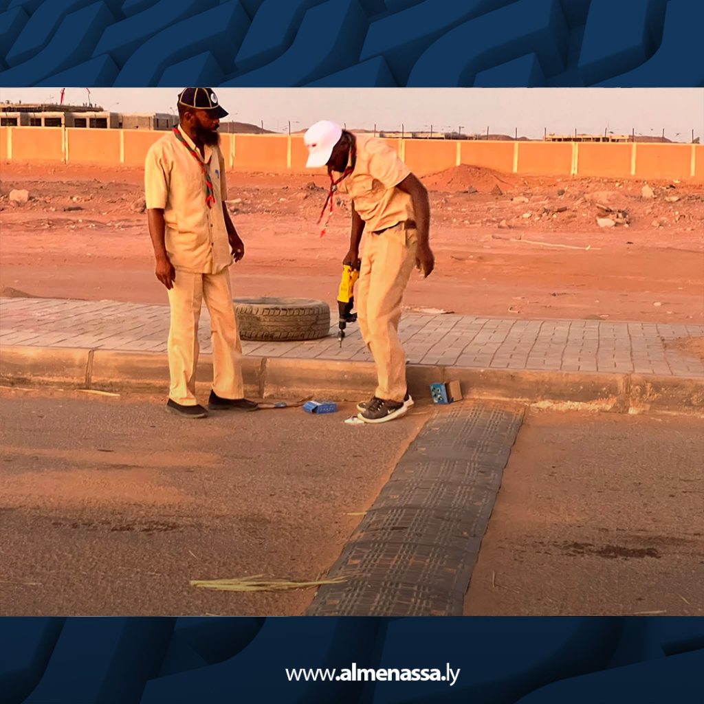 extra Recovered4 2 كشاف الكفرة يطلق حملة لتركيب عواكس ليلية بالطاقة الشمسية لتعزيز السلامة المرورية