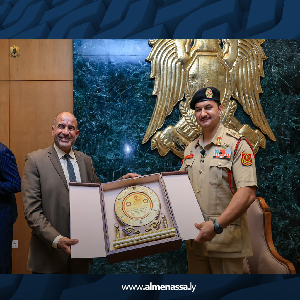 05 نائب القائد العام يستقبل وفدًا من مشايخ وأعيان قبيلة أولاد سليمان