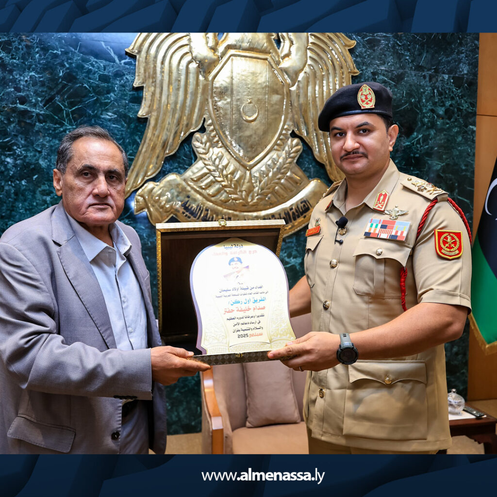 12 نائب القائد العام يستقبل وفدًا من مشايخ وأعيان قبيلة أولاد سليمان