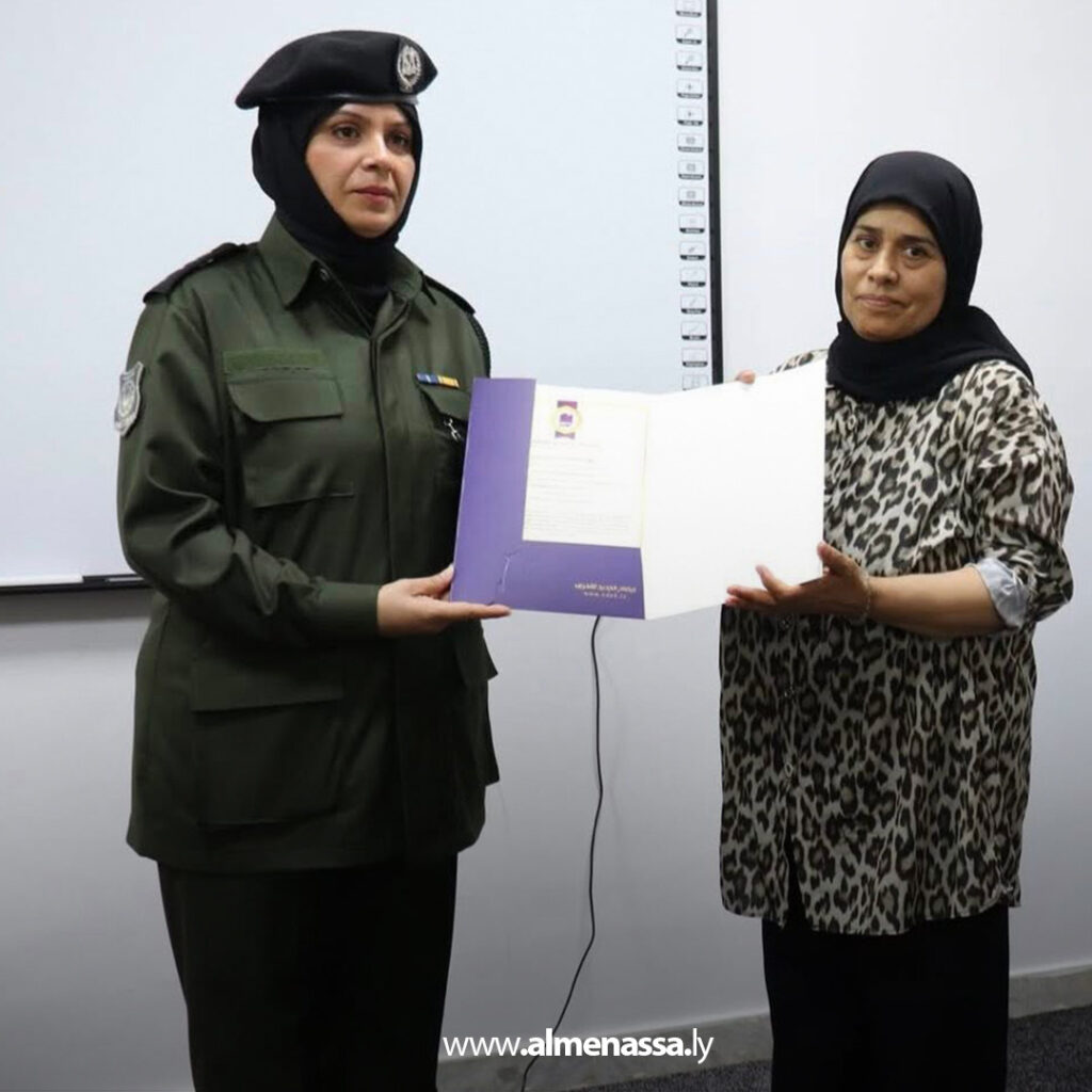 Extra 11 الشرطة النسائية تختتم دورة تدريبية متقدمة في مهارات الحاسب الآلي