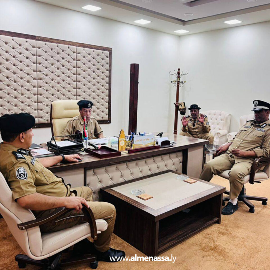 Extra 148 وفد من جهاز مكافحة الهجرة يتابع تدريب الدفعة الجديدة بمعهد قرنادة