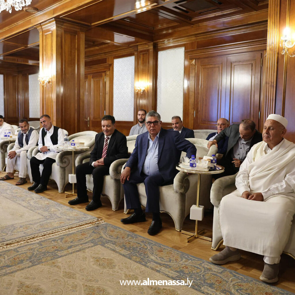 Extra 155 الدبيبة يبحث مع حكماء وأعيان الزنتان دور المكونات الاجتماعية في دعم الاستقرار