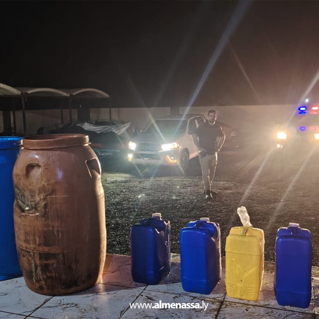 Extra 19 جهاز البحث الجنائي بالساحل يضبط مصنعا للمواد المسكرة في اسطاطه