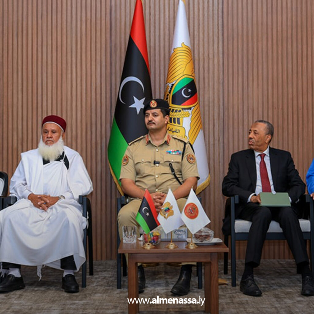 Extra 192 رئيس الأركان العامة يستقبل وفدًا من مشايخ وأعيان قبيلة الفواخر