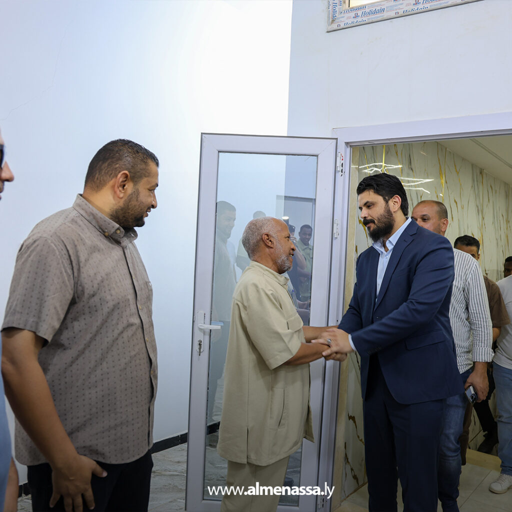 Extra 29 الوكيل العام لوزارة الصحة يتفقد الوضع الصحي في الكفرة ويشرف على الخدمات الطبية