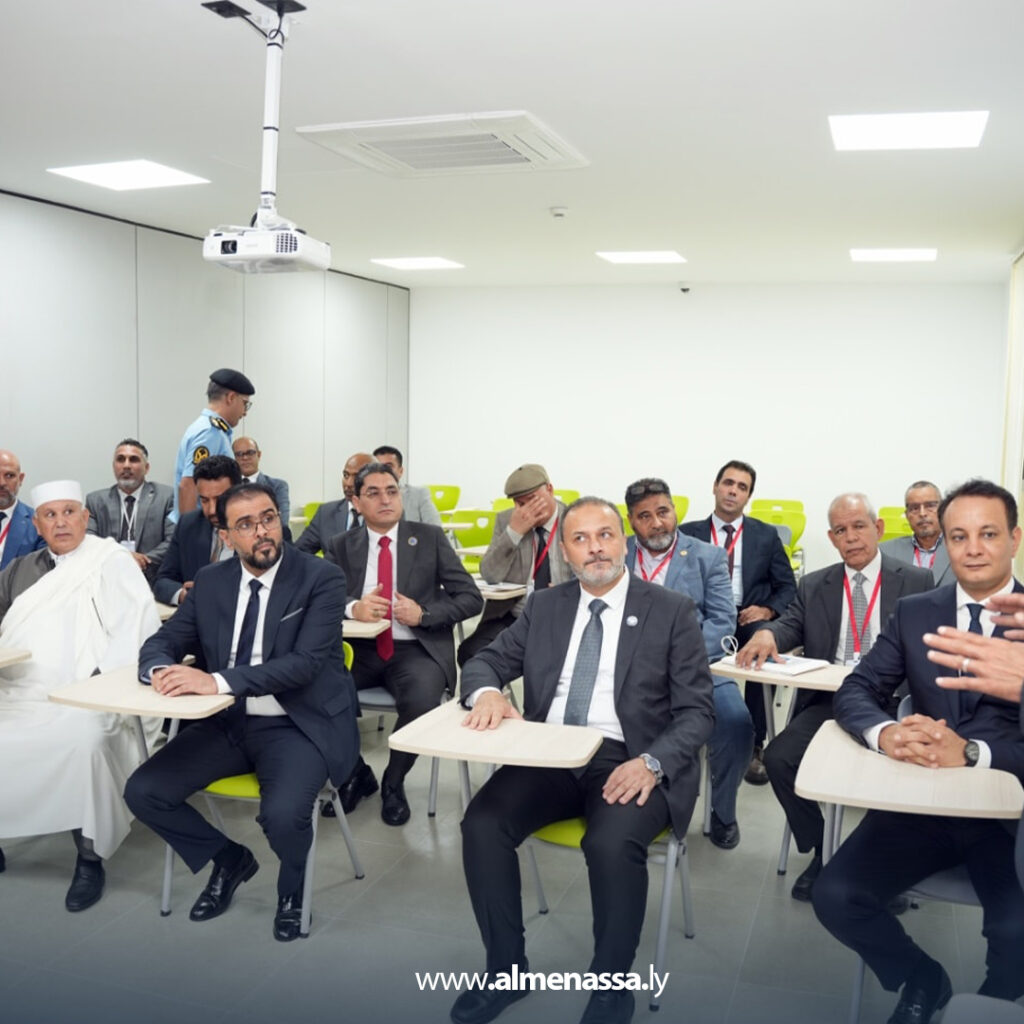 Extra 32.jpg8 32 افتتاح المرحلة الأولى من مشروع صيانة وتجهيز جامعة سرت بحضور رئيس الوزراء ومدير عام صندوق الإعمار