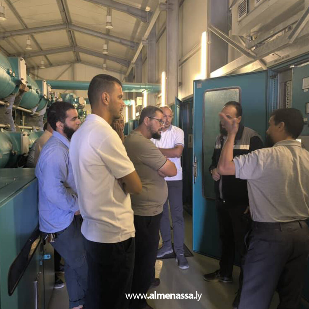 Extra 36.jpg6 36 العامة للكهرباء تتابع عملية شحن خط نقل الطاقة غرب طرابلس- بن حامد بعد صيانته