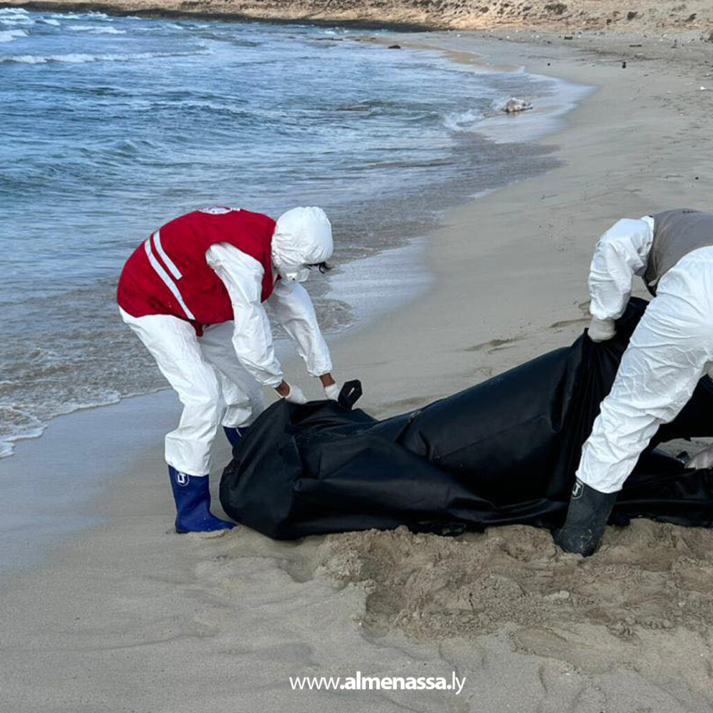 Extra 39.jpg6 39 الهلال الأحمر الليبي ينتشل 3 جثث من مناطق متفرق على شواطئ طبرق  