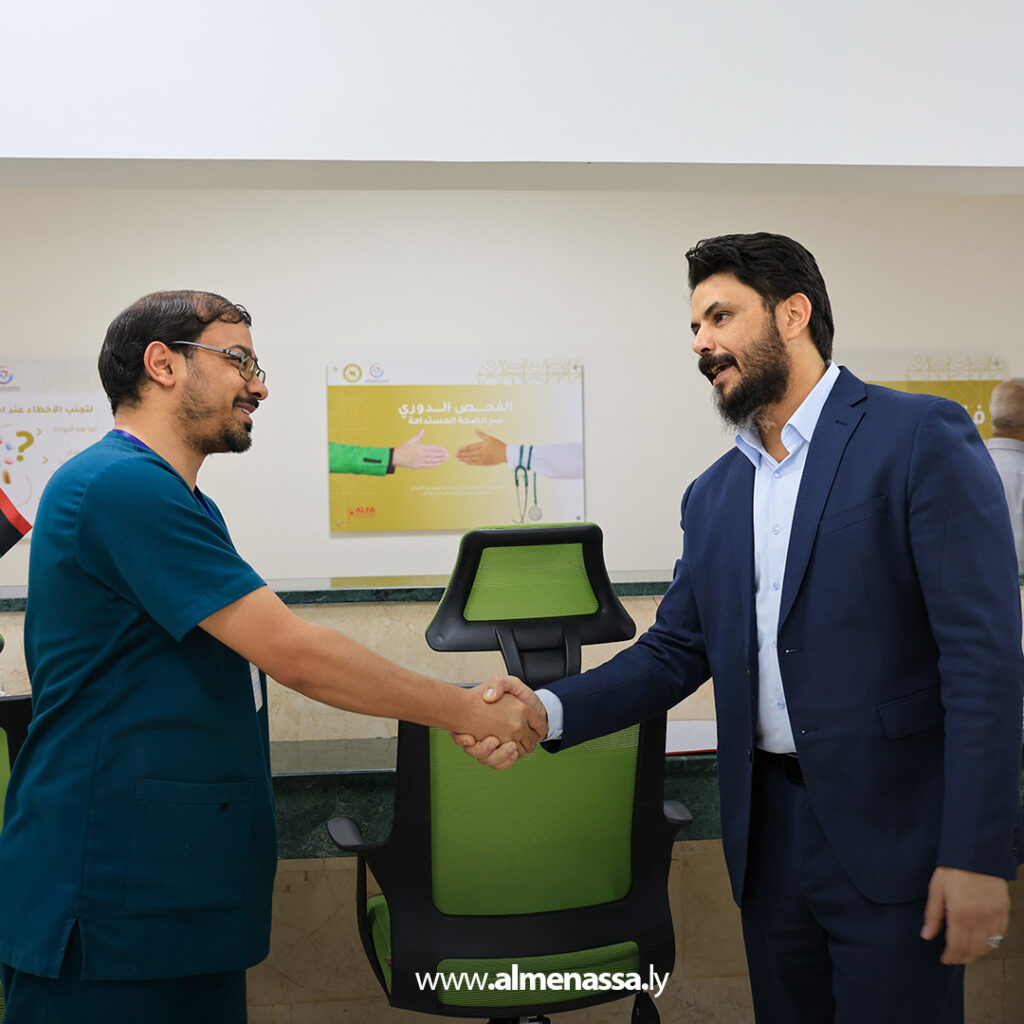 Extra 43 الوكيل العام لوزارة الصحة يواصل جولاته الميدانية في الكفرة لتقييم الوضع الصحي وتعزيز الخدمات الطبية