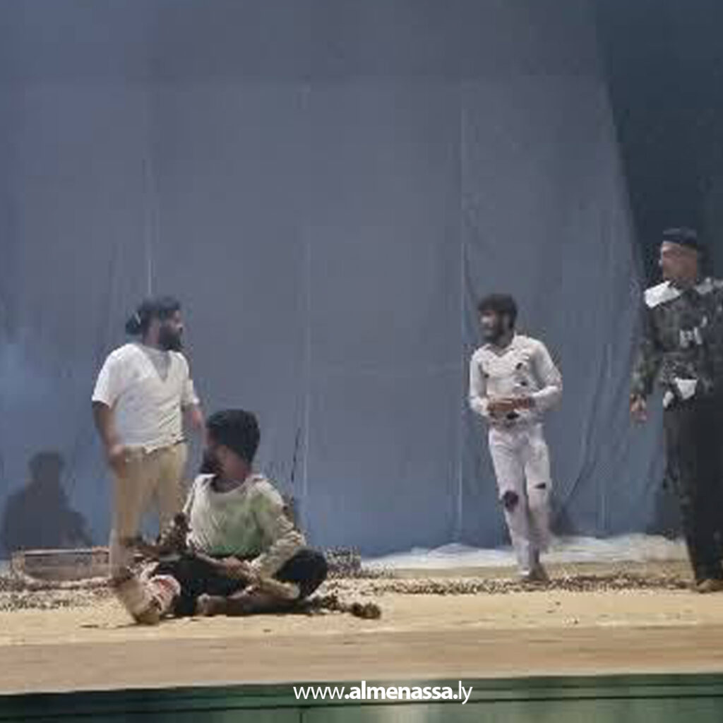 Extra 6 تكريم وزير الخارجية بالحكومة الليبية لدعمه المسرح الوطني درنة