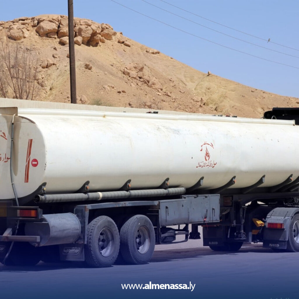 شرطة النجدة تضبط 30 ألف لتر ديزل مهرب في وادي الشاطئ 1 Extra 71 شرطة النجدة تضبط 30 ألف لتر ديزل مهرب في وادي الشاطئ
