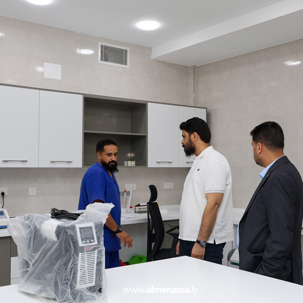 Extra 8 الوكيل العام لوزارة الصحة يقود جولات ليلية مفاجئة  لضمان استمرارية الخدمات