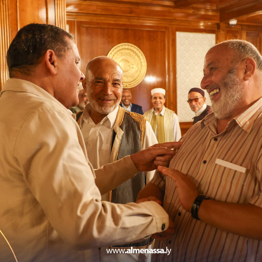 Extra 9 الدبيبة يلتقي مشايخ الزوايا بطرابلس لمتابعة الشؤون الدينية والخدمية