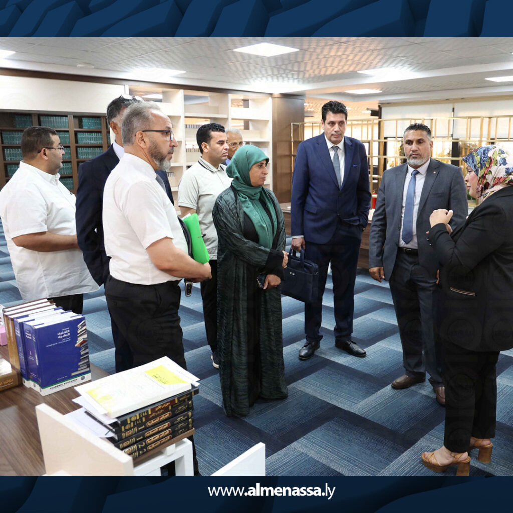 Extra1 16 النائب سلطنة المسماري تبحث تحديات فروع أكاديمية الدراسات العليا في المنطقة الشرقية