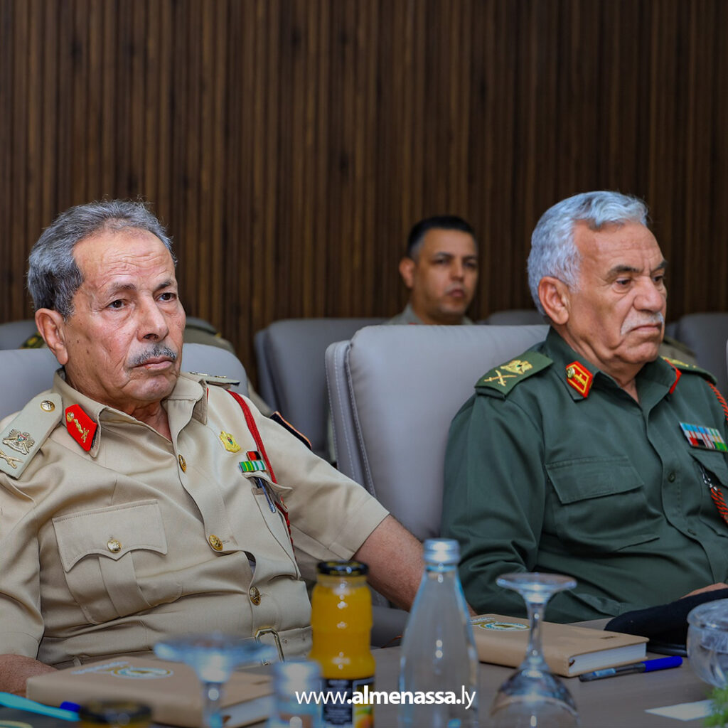 Extra1 42 رئيس الأركان العامة يتفقد رئاسة أركان القوات البرية ويُشيد بجهودها في حماية الوطن