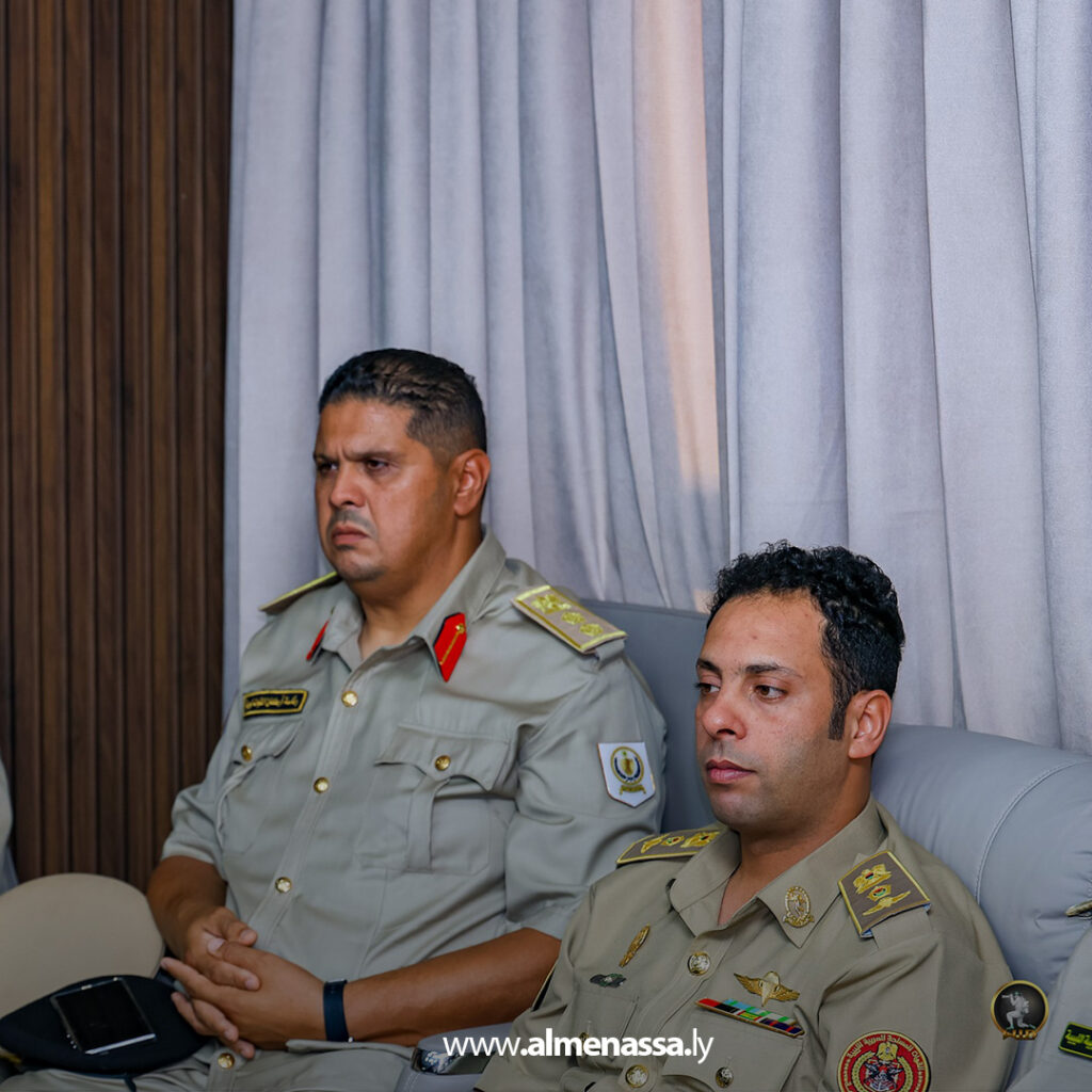 Extra11 36 رئيس الأركان العامة يتفقد رئاسة أركان القوات البرية ويُشيد بجهودها في حماية الوطن