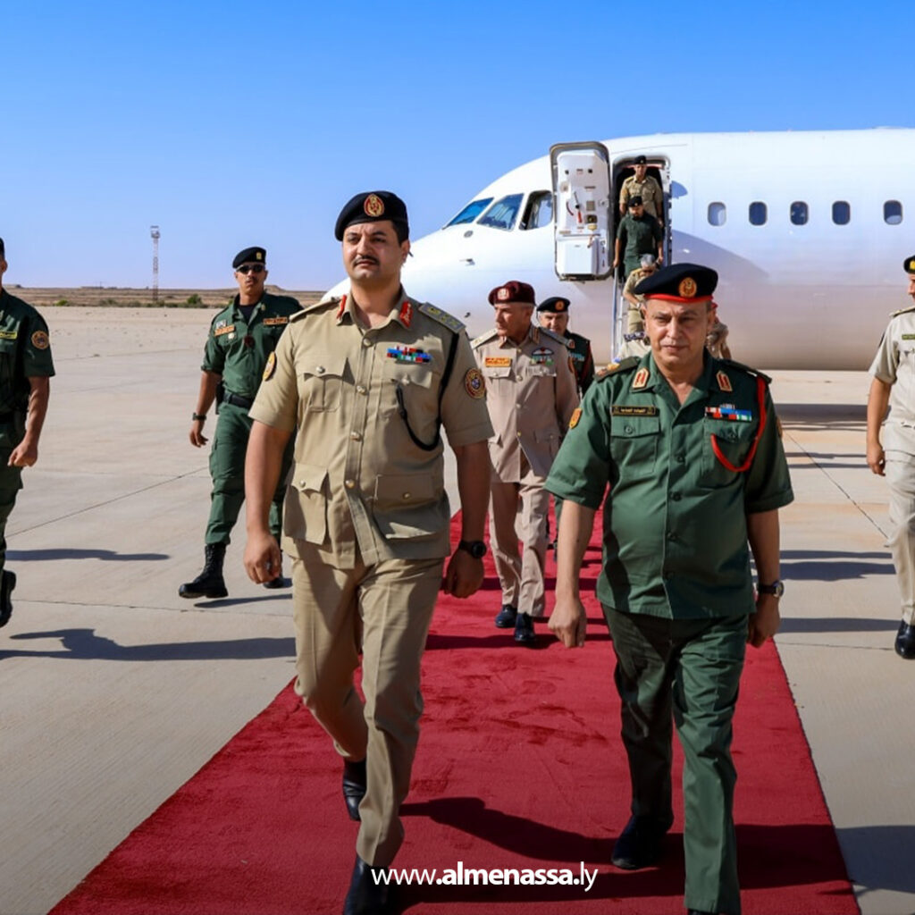 Extra11 37 رئيس الأركان العامة يتفقد المنطقة العسكرية الوسطى وغرفة عمليات سرت