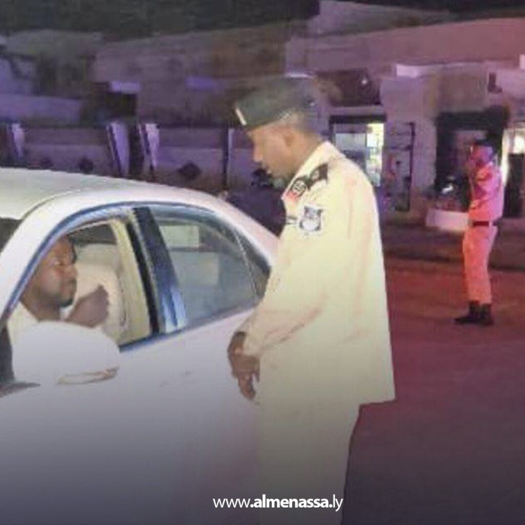 Extra11 5 حملة ليلية في مرزق لضبط المركبات المخالفة يقودها أجانب دون إجراءات قانونية