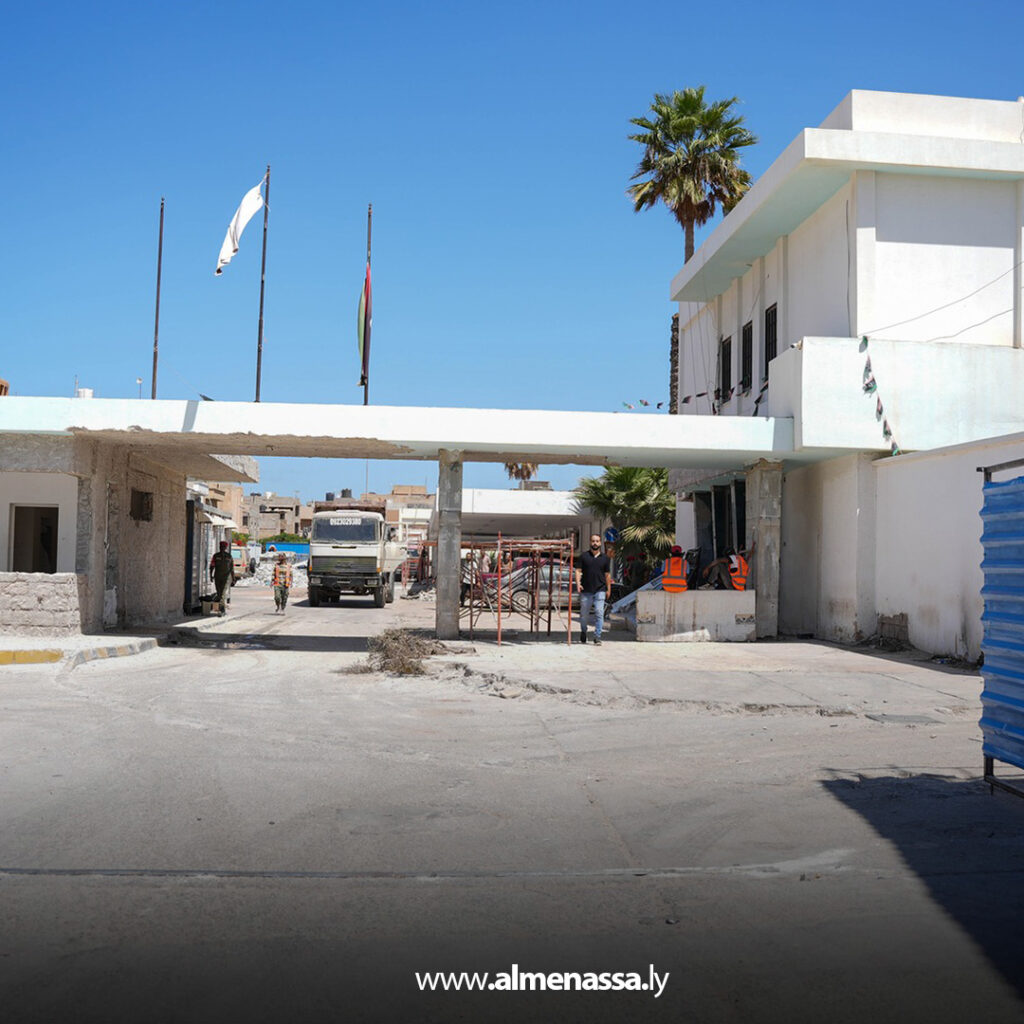 Extra11 7 تواصل أعمال الصيانة الجذرية داخل مستشفى الجلاء ببنغازي