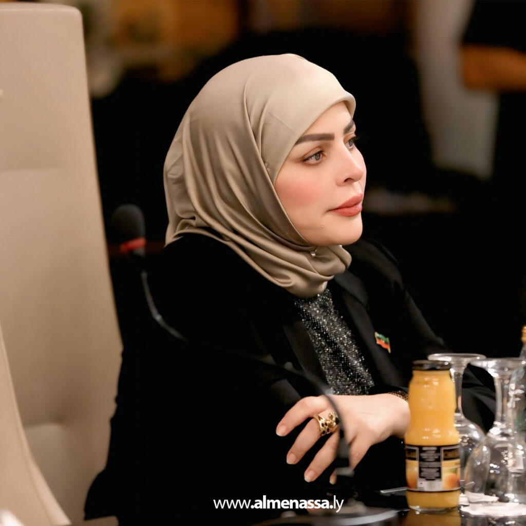 Extra111 25 تكريم الطاقم الإعلامي لنادي الوطن للرماية والفروسية بحضور وزيرة الدولة لشؤون المرأة