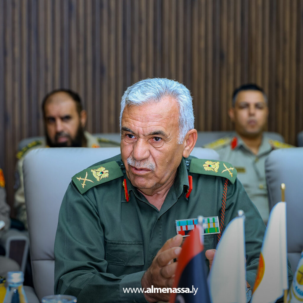 Extra111 29 رئيس الأركان العامة يتفقد رئاسة أركان القوات البرية ويُشيد بجهودها في حماية الوطن