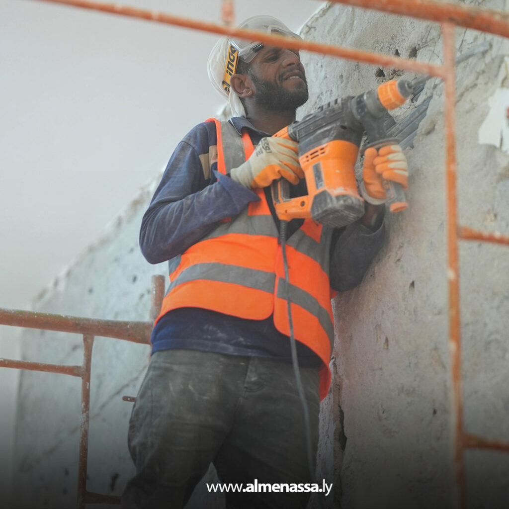 Extra111 6 تواصل أعمال الصيانة الجذرية داخل مستشفى الجلاء ببنغازي