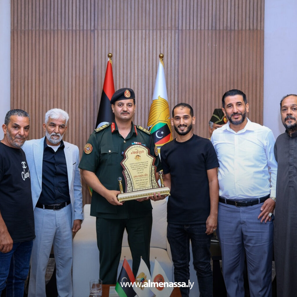 Extra1111 13 رئيس الأركان يستقبل وفد شباب وإعلاميي قبيلة العواقير ويثمن دورهم الوطني