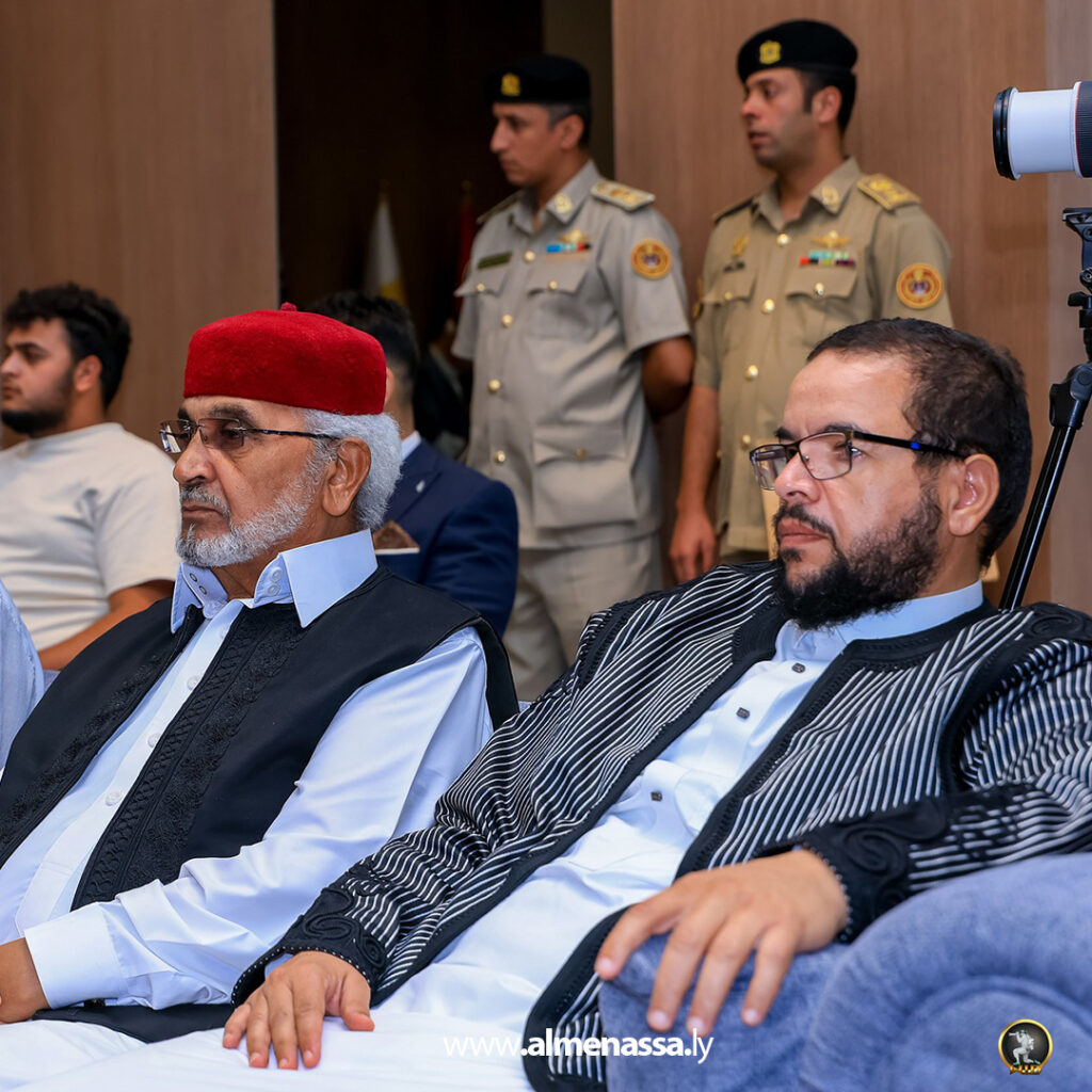 Extra1111 16 رئيس الأركان العامة يستقبل وفدًا من مشايخ وأعيان قبيلة العواقير