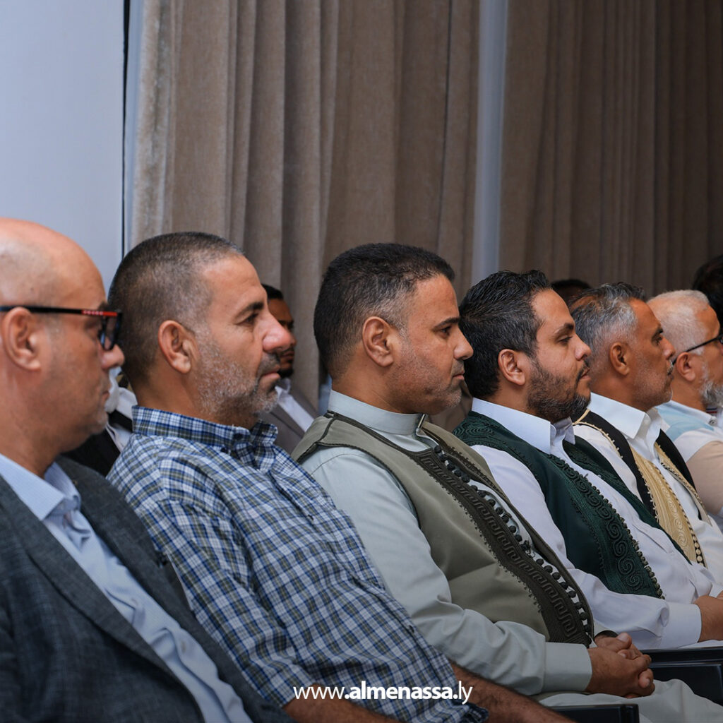 Extra1111 17 رئيس الأركان العامة يستقبل وفداً من مشايخ وأعيان قبيلة زوية