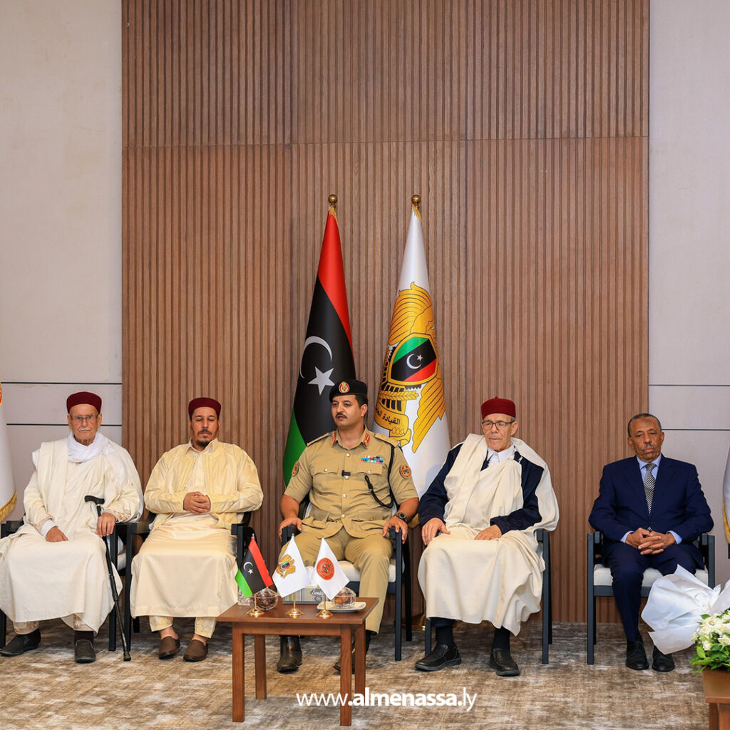 Extra11111 20 رئيس الأركان يستقبل وفد قبيلة المغاربة ويثمّن دعمهم للقوات المسلحة