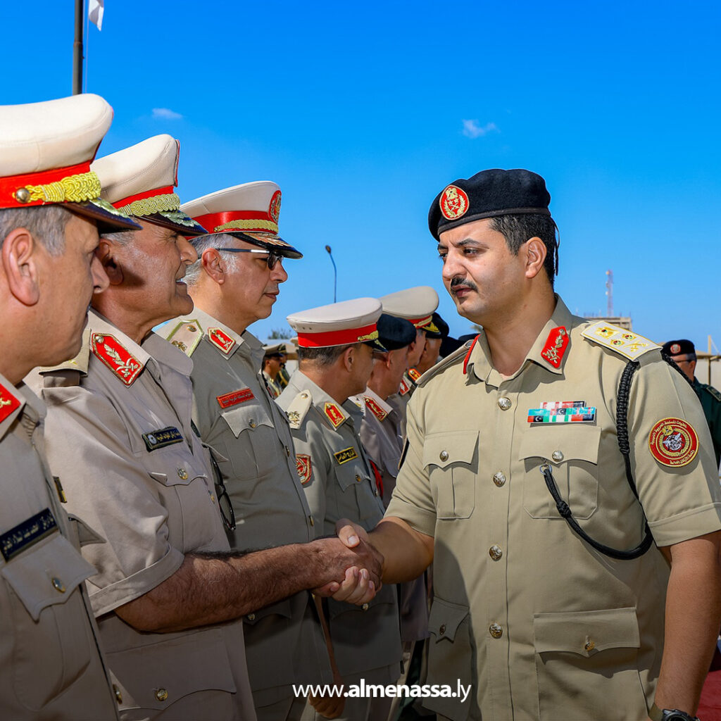 Extra111111 12 رئيس الأركان العامة يتفقد رئاسة أركان القوات البرية ويُشيد بجهودها في حماية الوطن