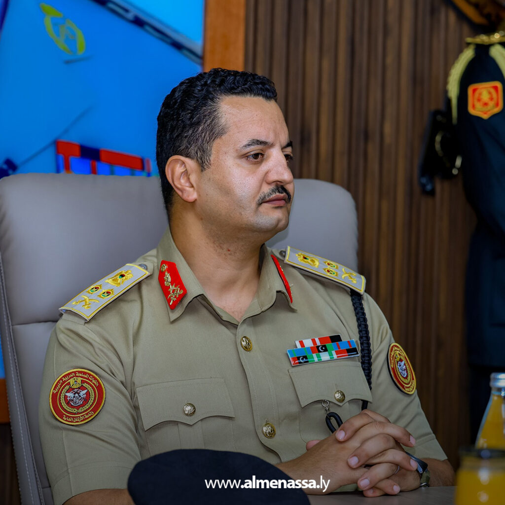 Extra11111111 5 رئيس الأركان العامة يتفقد رئاسة أركان القوات البرية ويُشيد بجهودها في حماية الوطن