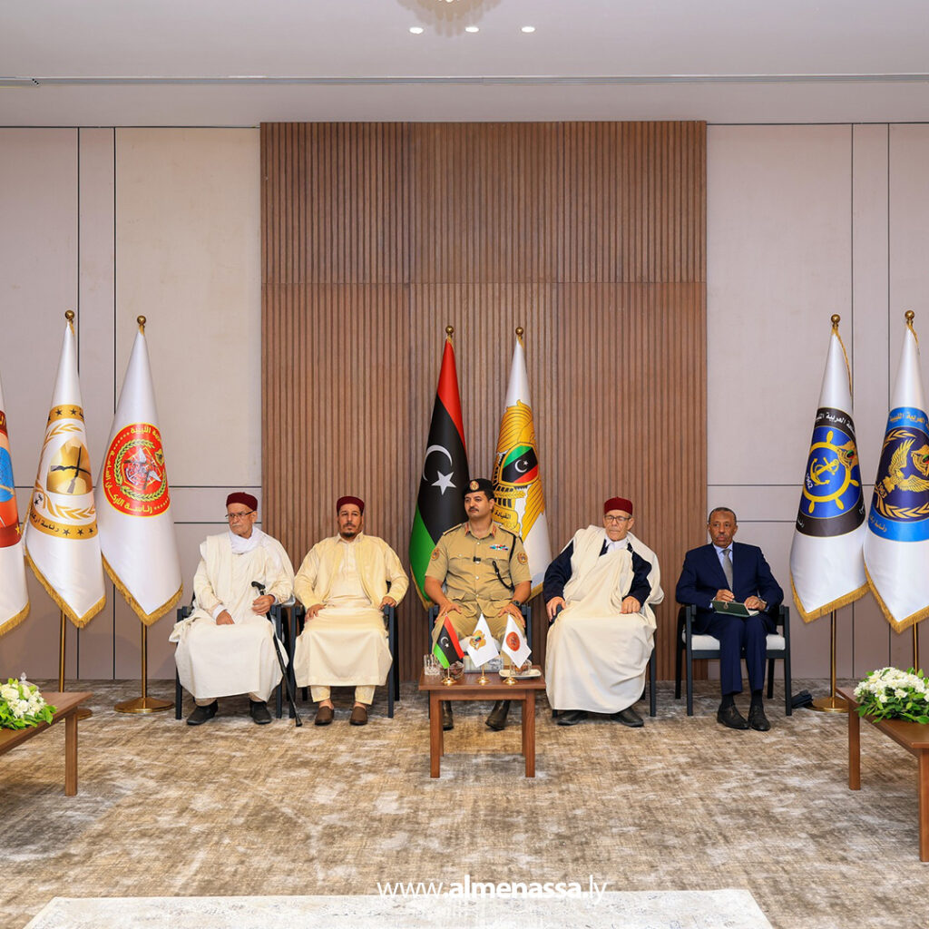 Extra11111111 7 رئيس الأركان يستقبل وفد قبيلة المغاربة ويثمّن دعمهم للقوات المسلحة