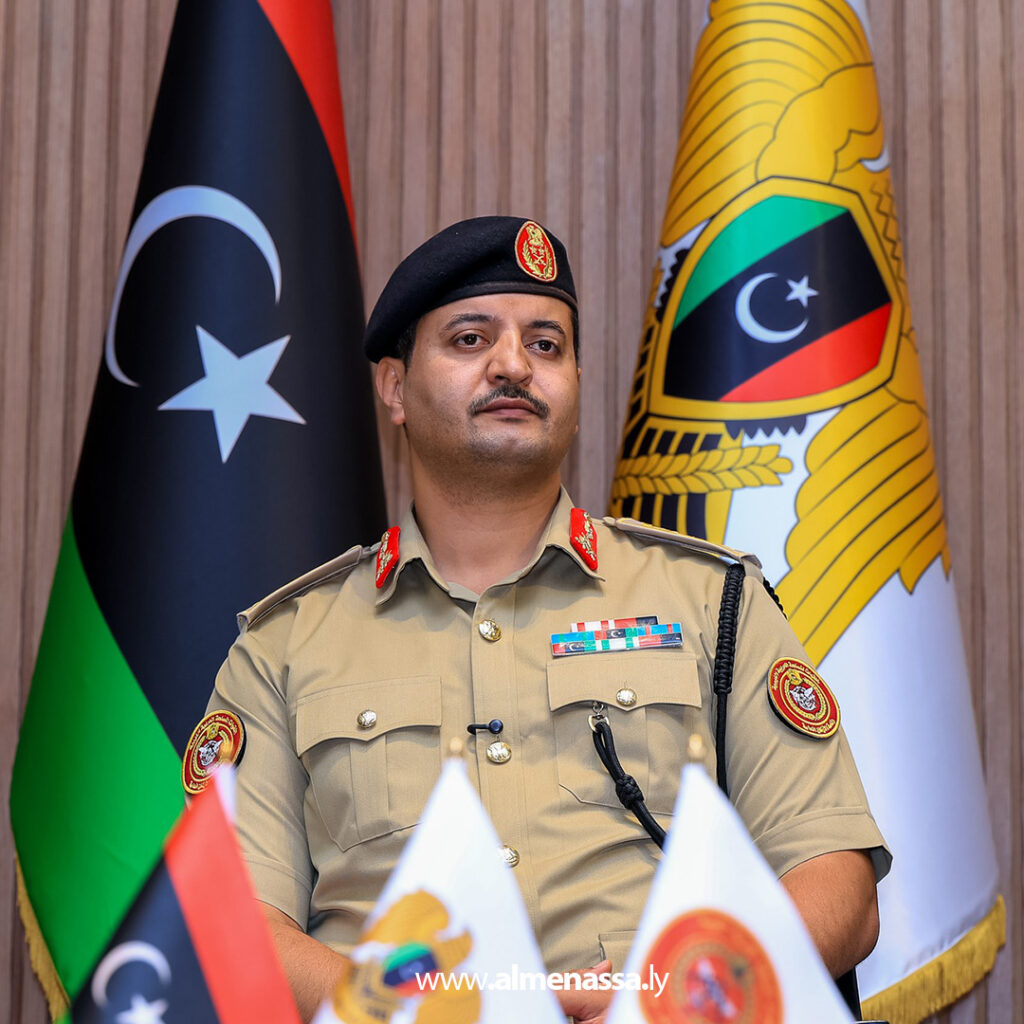 Extra111111111 1 رئيس الأركان العامة يستقبل وفدًا من مشايخ وأعيان قبيلة العواقير